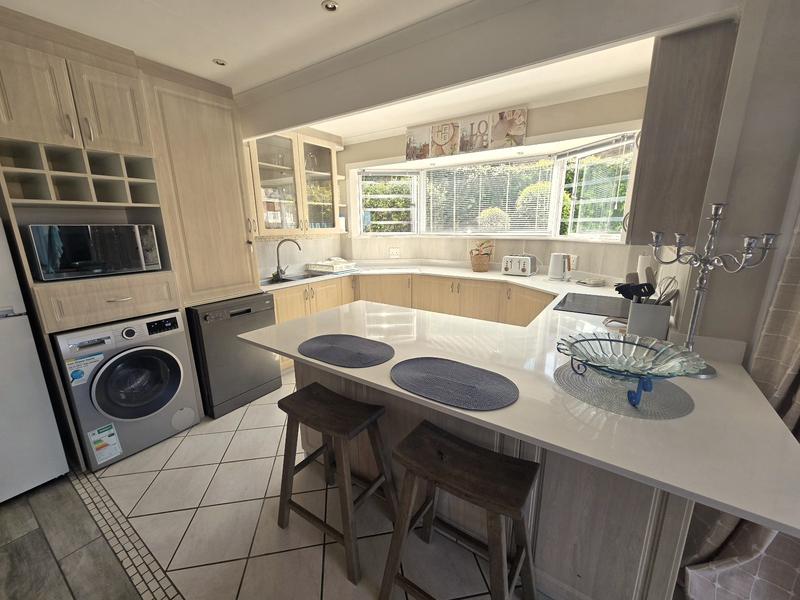 5 Bedroom Property for Sale in Outeniqua Strand Western Cape